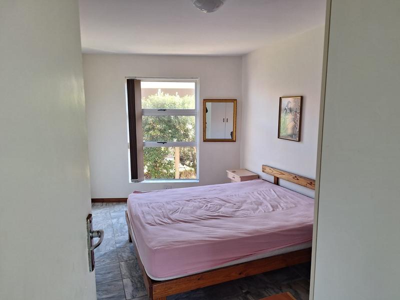 6 Bedroom Property for Sale in Glentana Western Cape